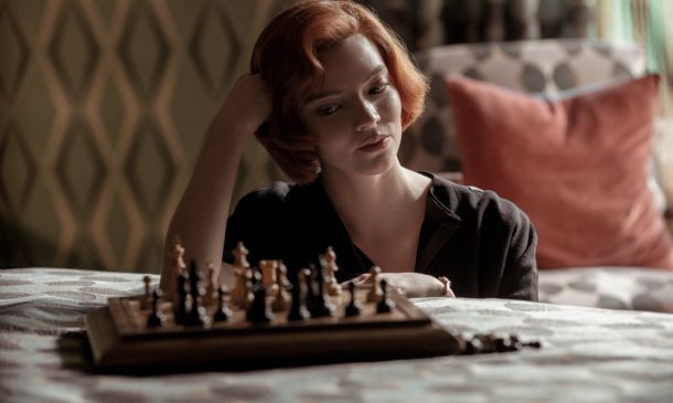 regine di corte, regine di scacchi e adolescenti in guerra