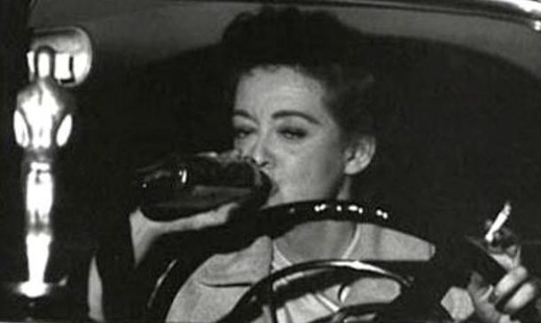 Un Oscar e una bottiglia